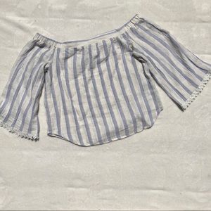 Off-the-shoulder Top 💙